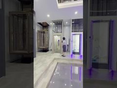 ความ สะดวก สบาย และ การ เข้า ไป ได้ ใน บ้าน ของ ผู้ คน ด้วย ลิฟท์ เล็ก ๆ